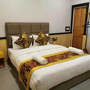 hotel-lotus-homestay-at-delhi-airport.top-gurgaonhotels.com/